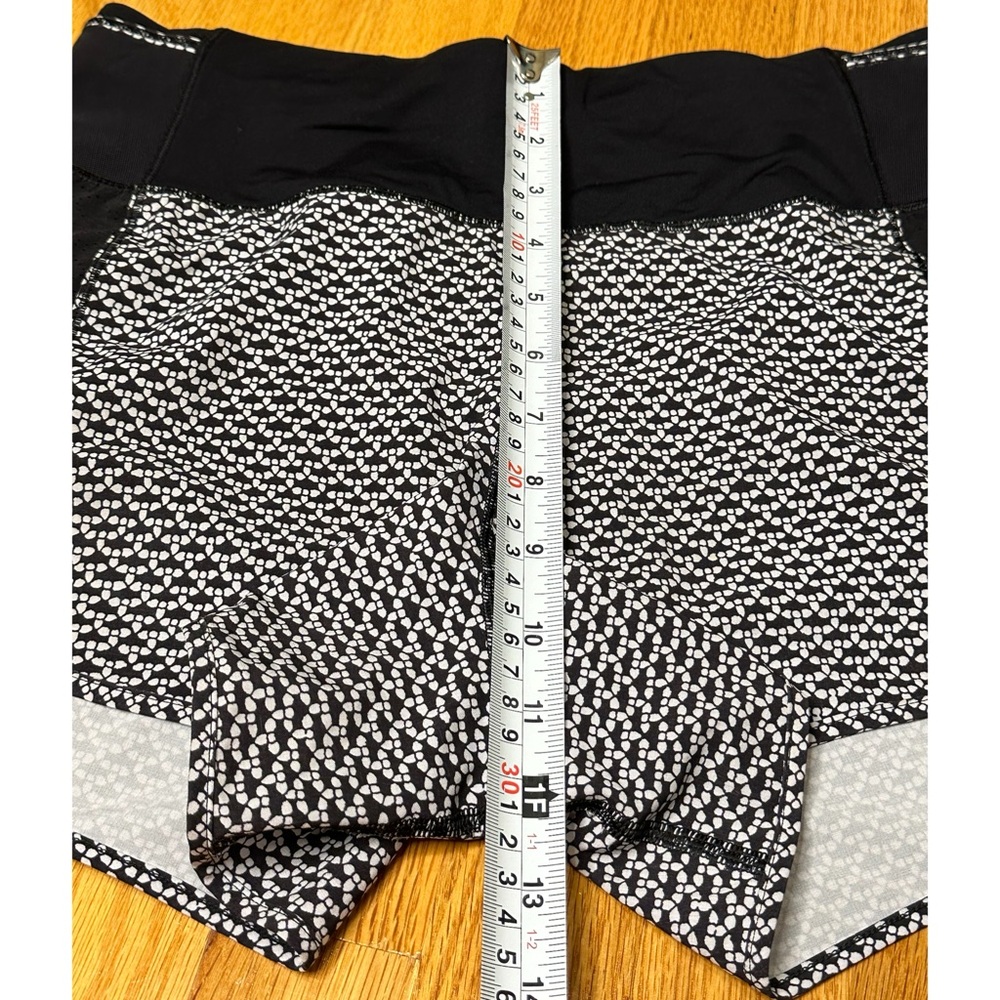 Lululemon Real Quick Short *Perforated 3.5" - Picture 4 of 6
